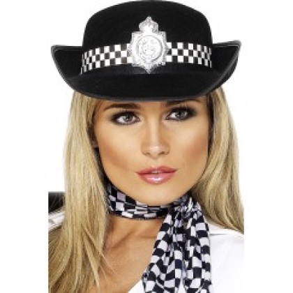 Policininkės kepurė su ženkleliu